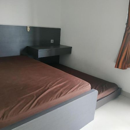 OYO 90438 Mampang 34 Residence Jakarta Bagian luar foto