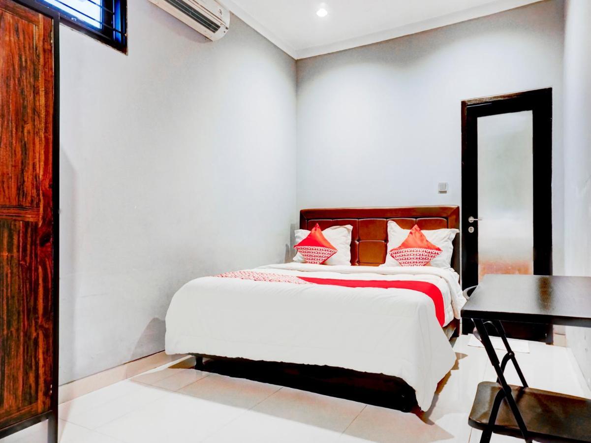 OYO 90438 Mampang 34 Residence Jakarta Bagian luar foto