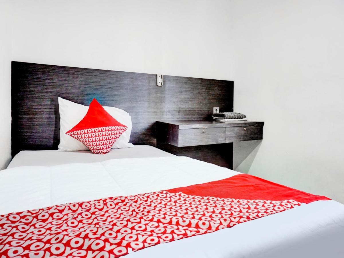 OYO 90438 Mampang 34 Residence Jakarta Bagian luar foto