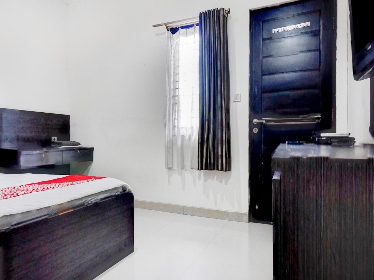 OYO 90438 Mampang 34 Residence Jakarta Bagian luar foto