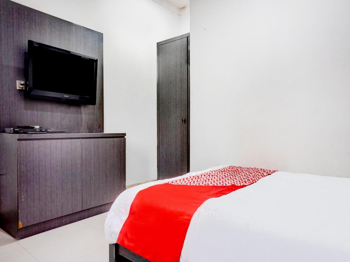 OYO 90438 Mampang 34 Residence Jakarta Bagian luar foto