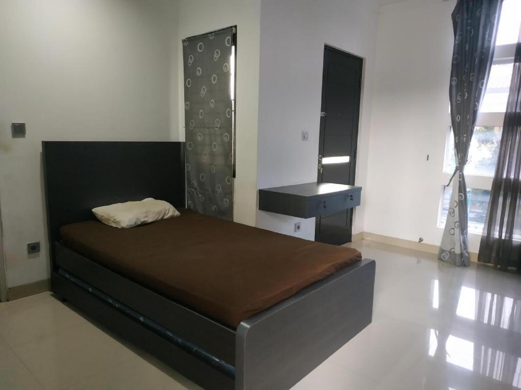 OYO 90438 Mampang 34 Residence Jakarta Bagian luar foto