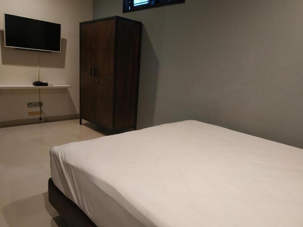 OYO 90438 Mampang 34 Residence Jakarta Bagian luar foto