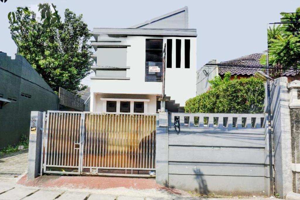 OYO 90438 Mampang 34 Residence Jakarta Bagian luar foto